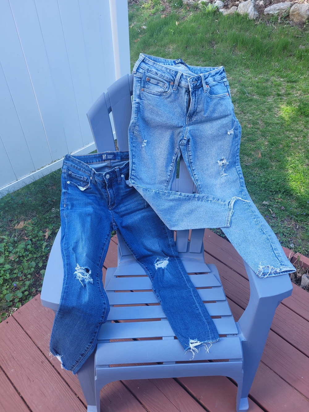 2 PAIRS OF GAP UNIVERSAL LEGGINGS SKINNY JEANS